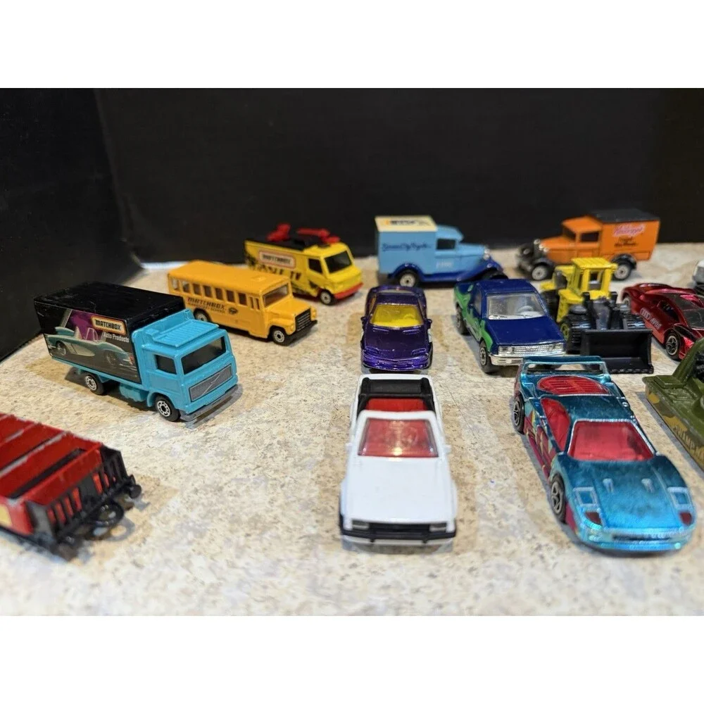 Lot of 21 Matchbox Diecast Cars Trucks Vintage Vans Vehicles Mixed Playworn